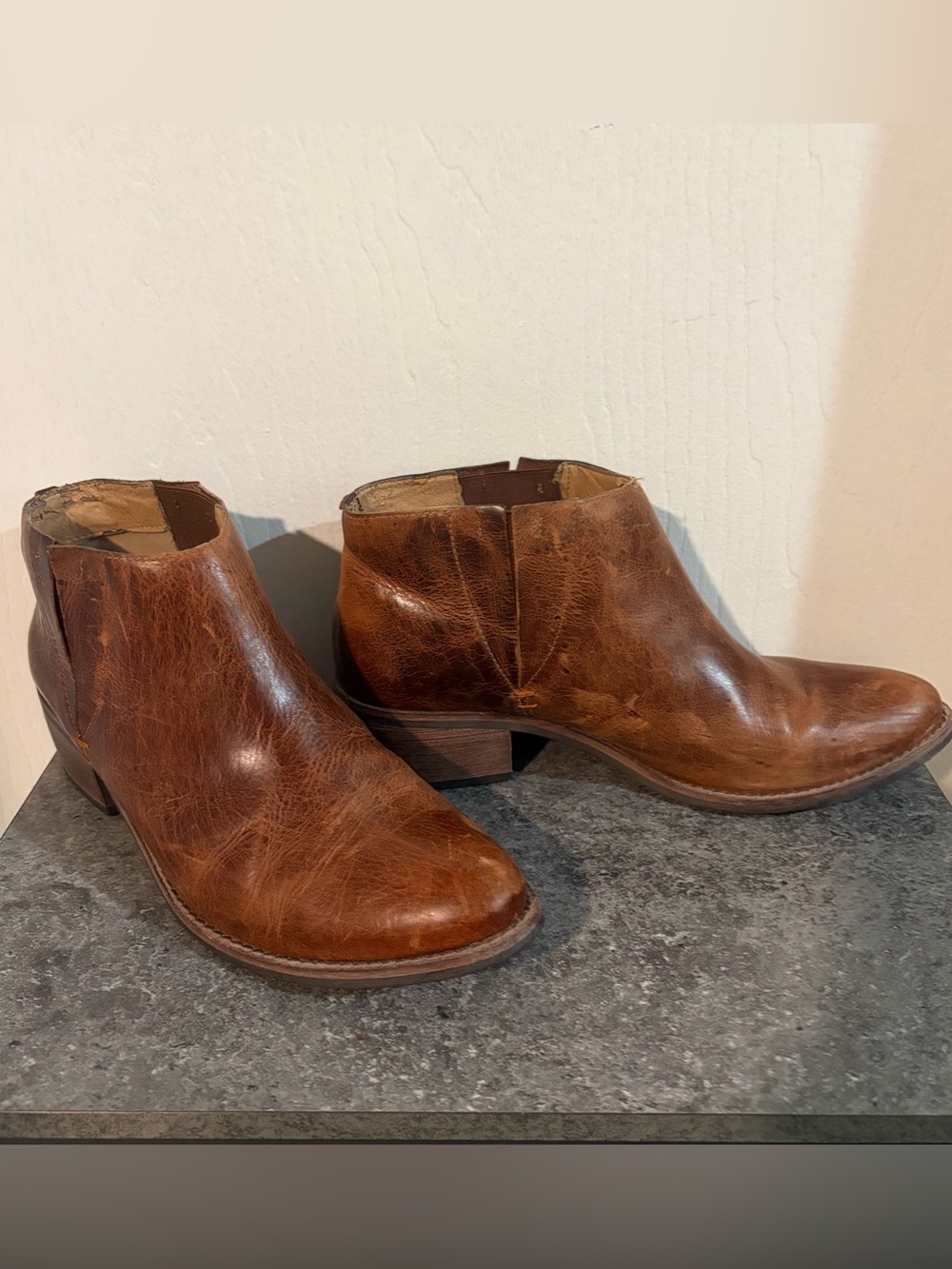 Matisse Corsett Brown Leather Ankle Booties - Classic Chelsea Style size 8.5